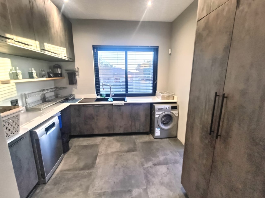 6 Bedroom Property for Sale in Elim Western Cape